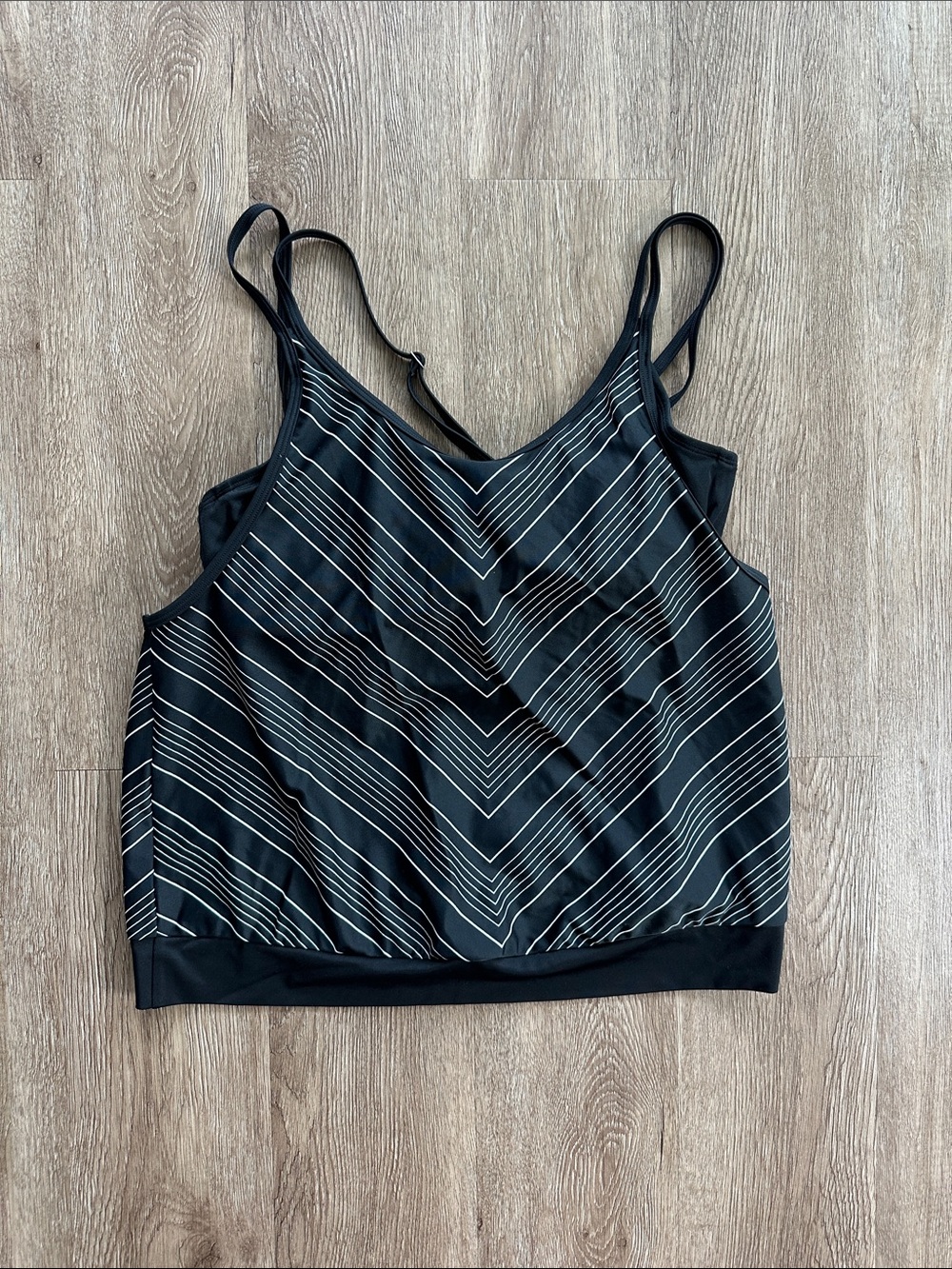 Athleta Blousy Chevron Tankini Top Black & White 36 B/C Underwire